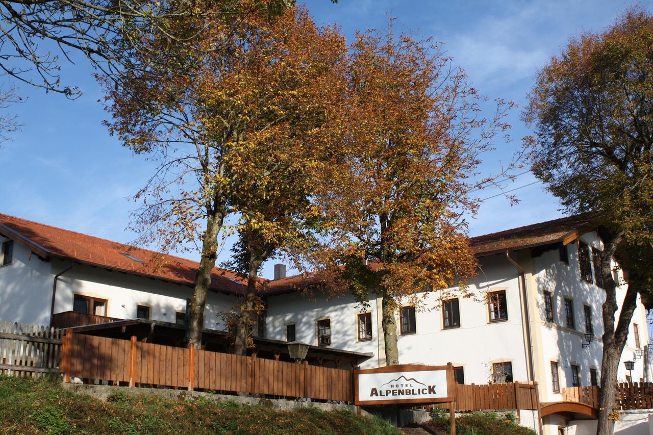 Hotel Alpenblick Riedering Exterior photo