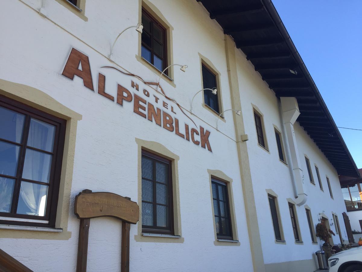 Hotel Alpenblick Riedering Exterior photo