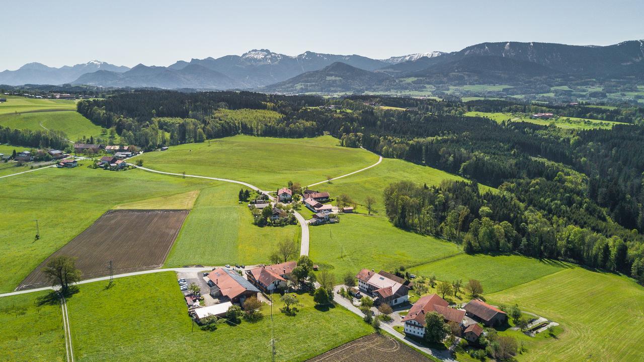 Hotel Alpenblick Riedering Exterior photo